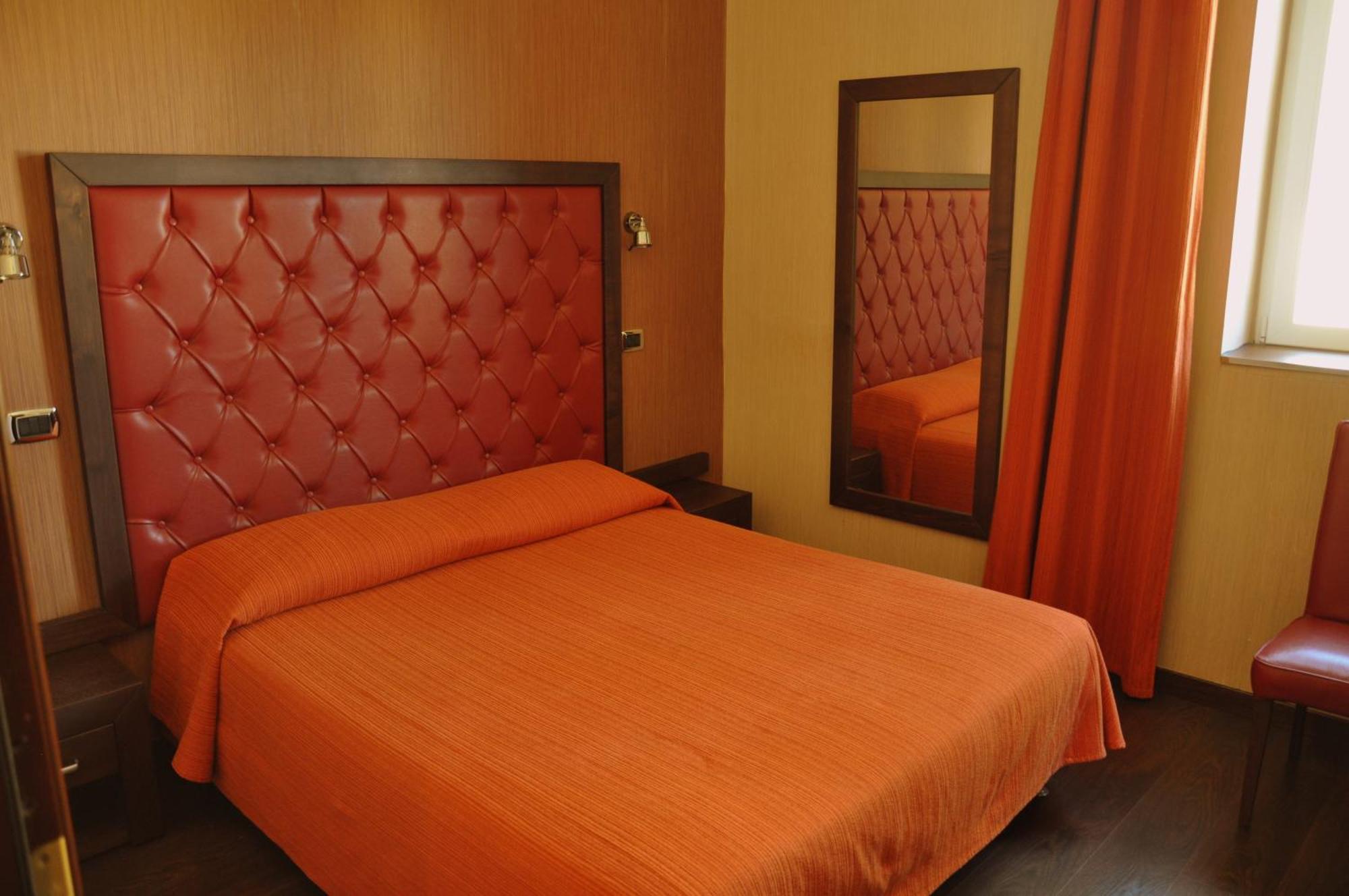 Hotel Fontana Del Re Ариано Ирпино Стая снимка